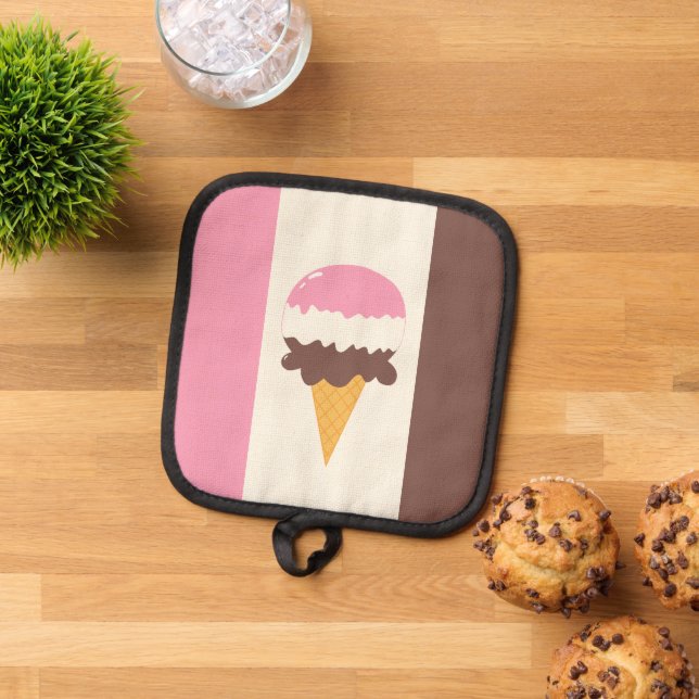 Neapolitan Ice Cream Cone Pot Holder (Top Down)