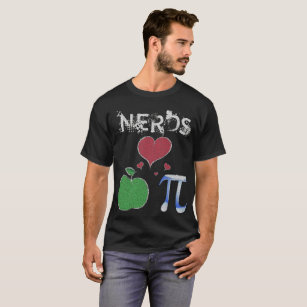 Nerds Love Apple Pi Symbol Math Teacher T-Shirt