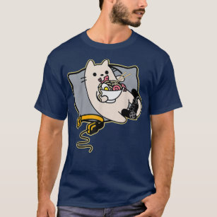 Nerdy Ramen Eating Gamer Cat Game Paused  T-Shirt