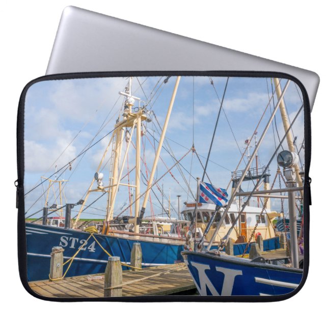 NETHERLANDS - STAVOREN - MEDIA APRIL 2017: Docked  Laptop Sleeve (Front)