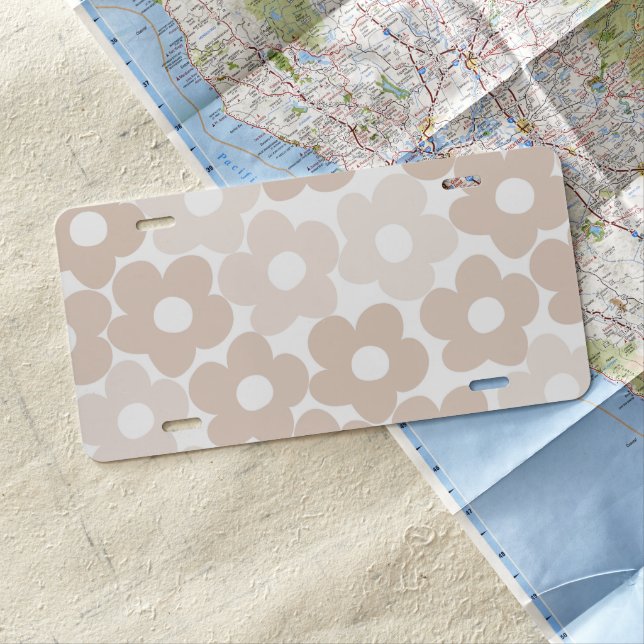 Neutral Retro Daisies #1 #floral #decor #wall #art License Plate (In Situ)