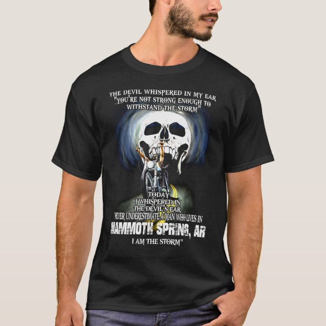 Never underestimate a MAMMOTH SPRING AR Man T-Shirt (Front)