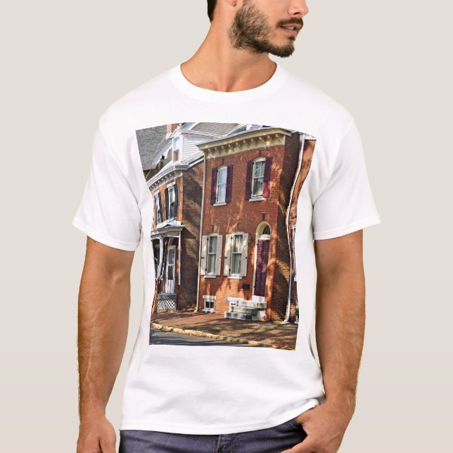 New Castle DE - Row of Townhouses T-Shirt (Front)
