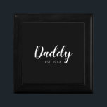 New Daddy Established 2022 Gift Box<br><div class="desc">Perfect gift for any new father,  customize with your own year.  Please contact me for further customization and amendments zoechapmandesignstore@gmail.com</div>