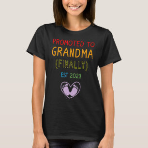 New Grandma 2023 Lesbian Pregnancy Announcement Ga T-Shirt