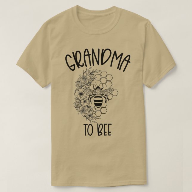 New Grandma To Be Pregnancy Announcement Bee Theme T-Shirt (Design Front)