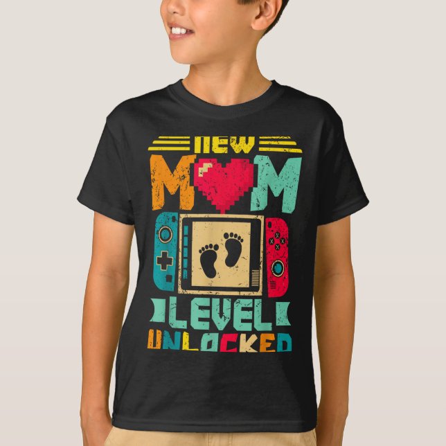 New Mom Level Unlocked Gamer Valentine's  T-Shirt (Front)