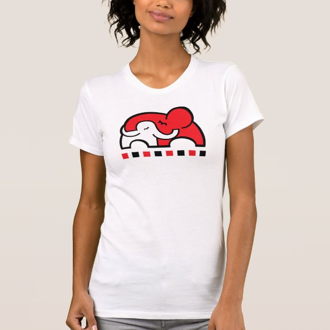 New mom's / mom to be elephant hug t-shirt (Front)