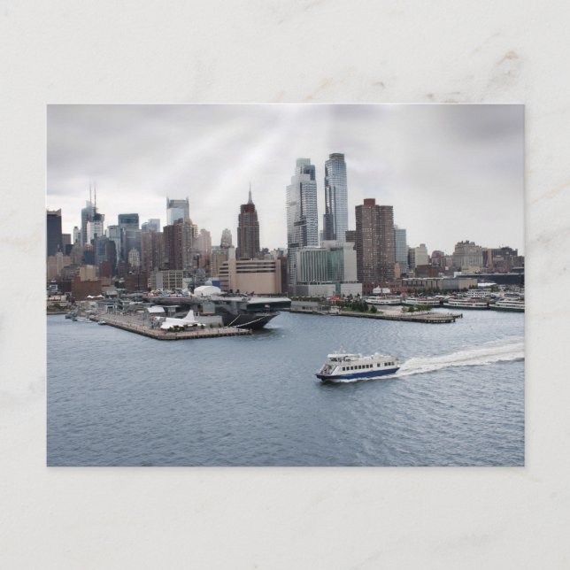 New York City with sun rays Postcard (Front)