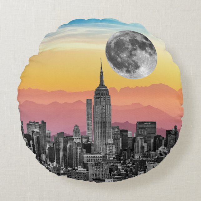 New York Dream Round Pillow (Front)