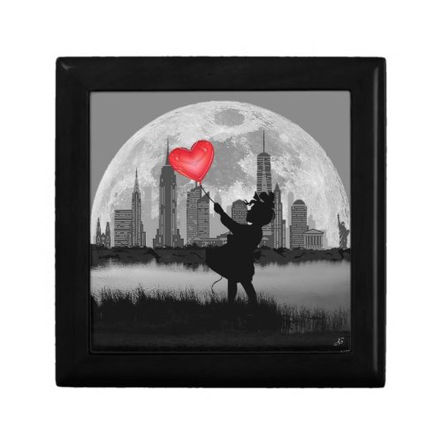 NEW YORK Full Moon Girl Heart Balloon Jewelry Box