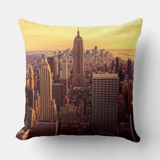New York skyline city with Empire State Throw Pillow (Front)