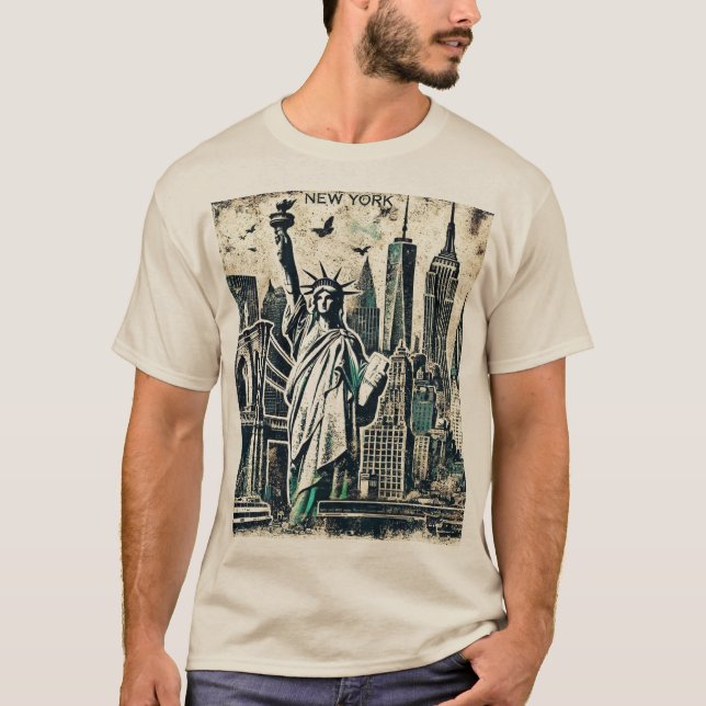 New York Statue of Liberty Grunge Distressed T-Shirt (Front)