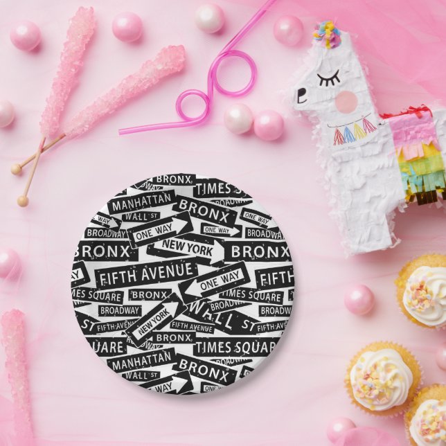 New York Street Names, Famous Places in NYC Paper Plates (Party)
