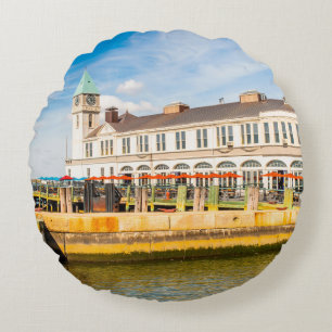 NEW YORK, USA - SEP 22, 2015: New York peer on t Round Pillow
