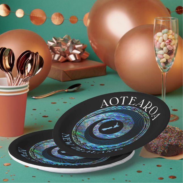 NEW ZEALAND KORU MAP PAUA PAPER PLATES (Multi)
