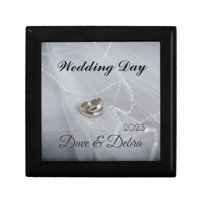 Newlyweds Wedding Day  Gift Box (Front)