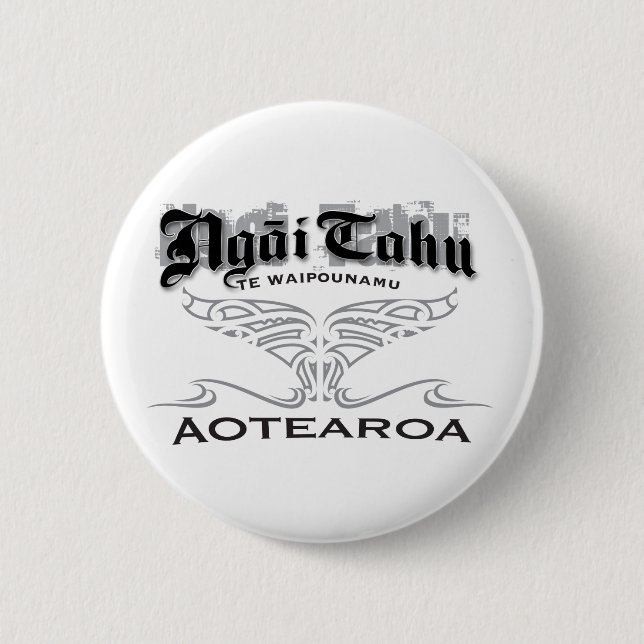 NGAI TAHU WHALE TAIL PINBACK BUTTON (Front)