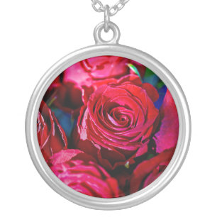 Nice Bunch Of Red Roses Silver Plated Necklace