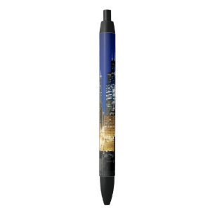 Night view of cityscape of Chicago Pen