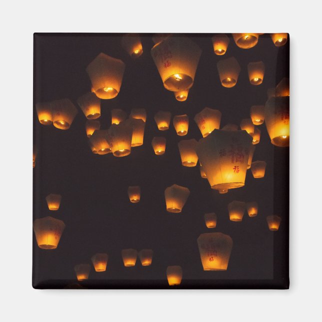 Night View of Sky Lanterns Magnet (Front)
