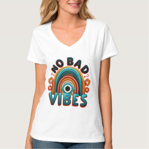 No Bad Vibes. Retro Rainbow and Eye Desig T-Shirt