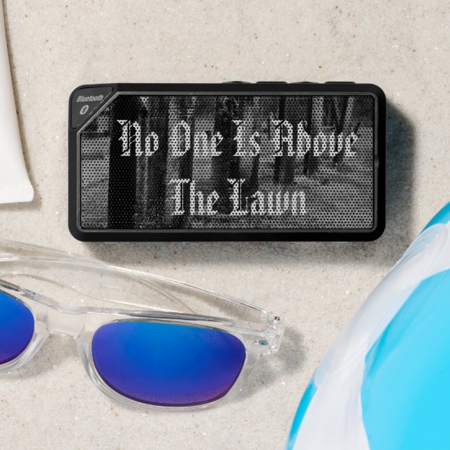 No One Is Above The Lawn Bluetooth Speaker (Insitu(Beach))