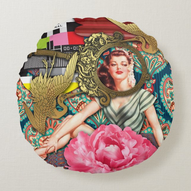 No-Signal - Cheeky Lady Round Pillow (Front)