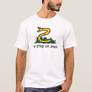 No step on snek memes Gadsden parody SnekRight T-Shirt