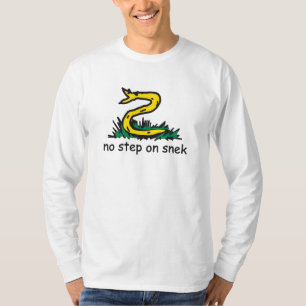 No step on snek memes Gadsden parody SnekRight T-Shirt