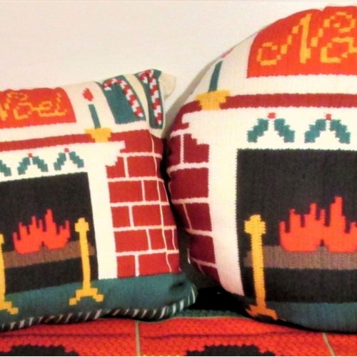 Noel Holly Brick Fireplace Designer Crochet Print Round Pillow