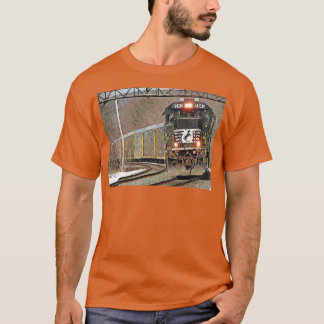 Norfolk Southern 8843 at Fitchburg T-Shirt