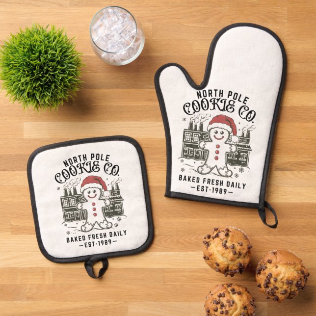 North Pole Cookie Co. Oven Mitt & Pot Holder Set (Top Down)