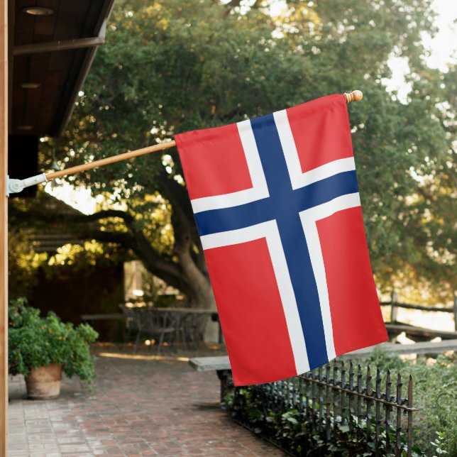 Norwegian Flag & Norway country house flag /sports (In SItu)