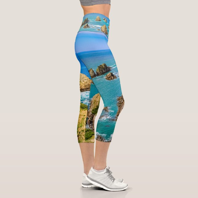 Nugget Point islets, New Zealand Capri Leggings (Right)