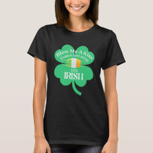 Nurse St Patrick s Day Kiss Me I m Irish Face Mask T-Shirt