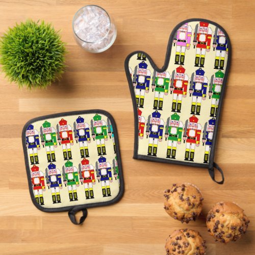 Nutcrackers Christmas Oven Mitt  Pot Holder Set