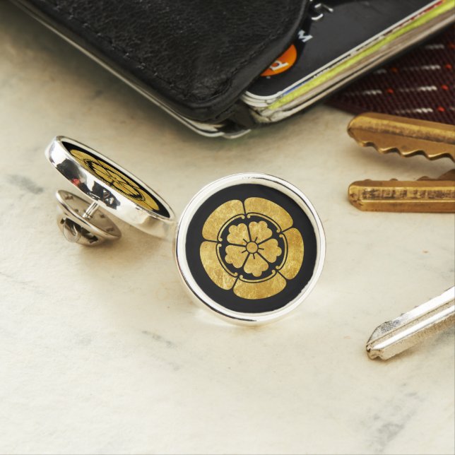Oda Mon Japanese samurai clan faux gold on black Lapel Pin (In Situ)