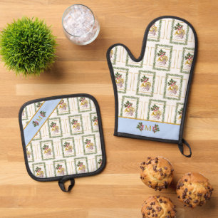 Ode to The Nutcracker Garland Holly Blue Accent Oven Mitt & Pot Holder Set