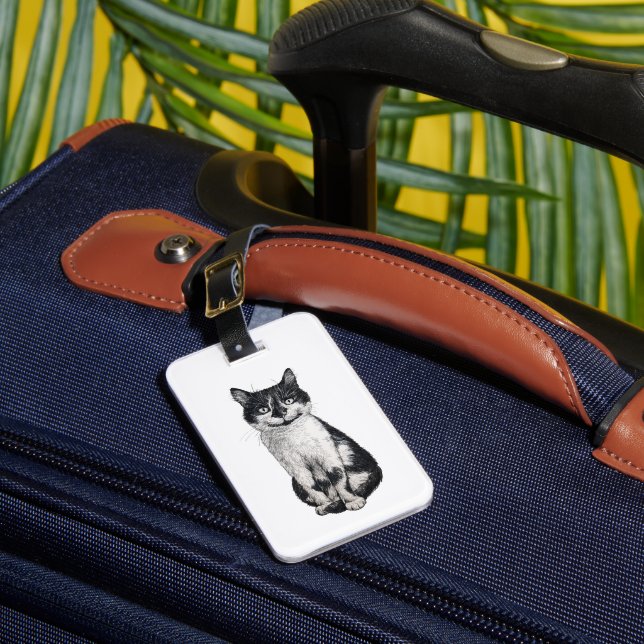 Ogie the cat luggage tag (Front Insitu 1)