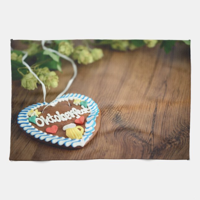 Oktoberfest gingerbread heart with hop on table towel (Horizontal)