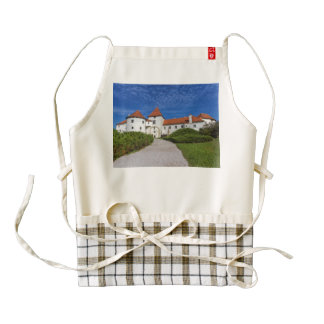 Old castle, Varazdin, Croatia Zazzle HEART Apron