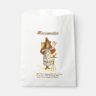 Old-fashioned Halloween, Witch girl with Owl Favor Bag