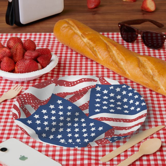 Old Glory All American - USA Flag  Paper Plates (Picnic)