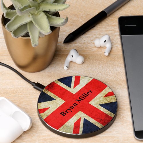 Old Grunge British Flag Wireless Charger