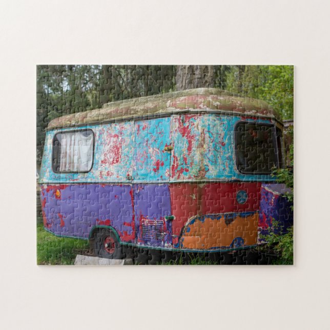 OLD HIPPIE CARAVAN CAMPER TRAILER JIGSAW PUZZLE (Horizontal)