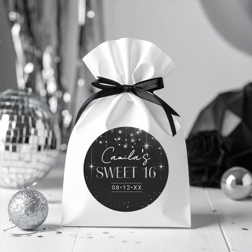 Old Hollywood B &amp; W Sweet 16 ID1108 Classic Round Sticker