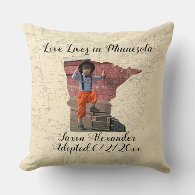 Old Map Love Lives In Minnesota State Shaped Photo Throw Pillow (Front)