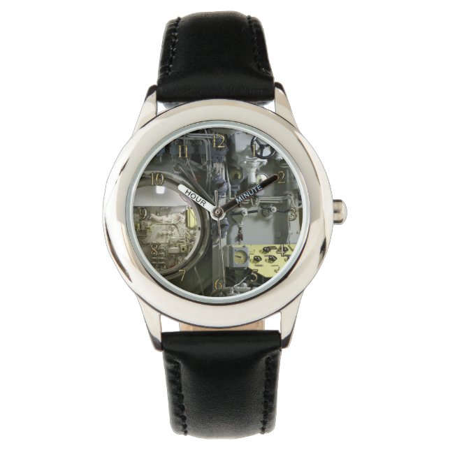 old retro submarine watch (Front)