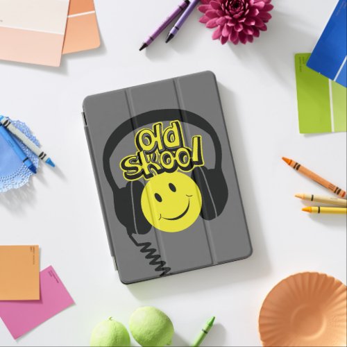 Old skool smile happy yellow gray black graphic iPad air cover
